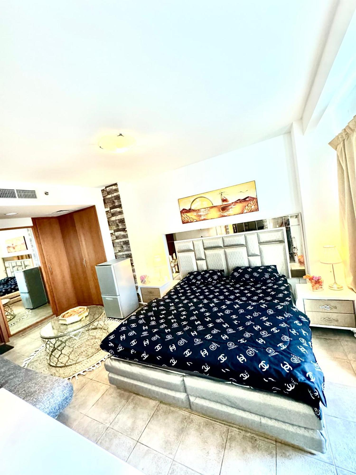 Ferienwohnung Travelers Backpackers Dubai Exterior foto