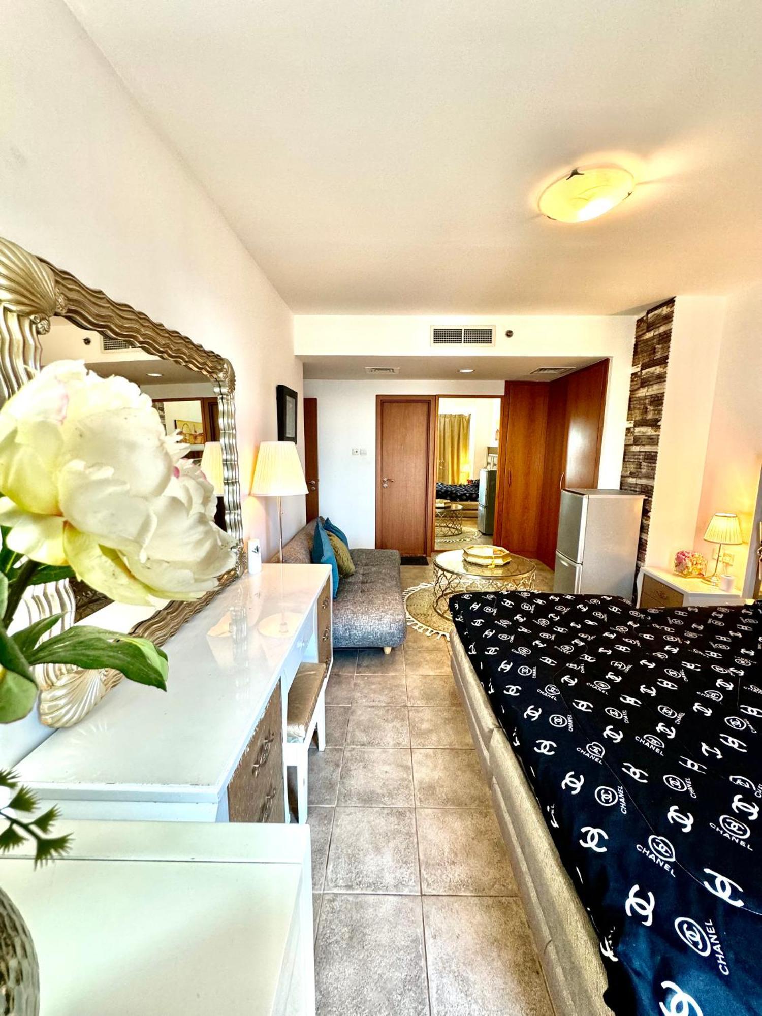 Ferienwohnung Travelers Backpackers Dubai Exterior foto
