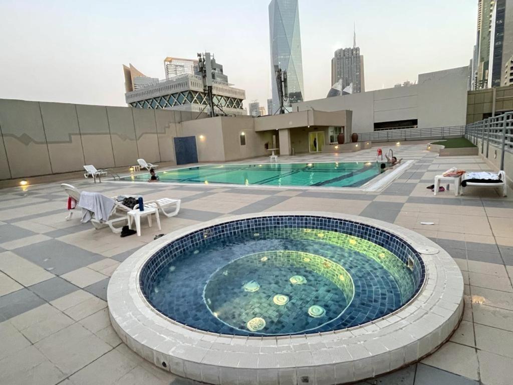 Ferienwohnung Travelers Backpackers Dubai Exterior foto
