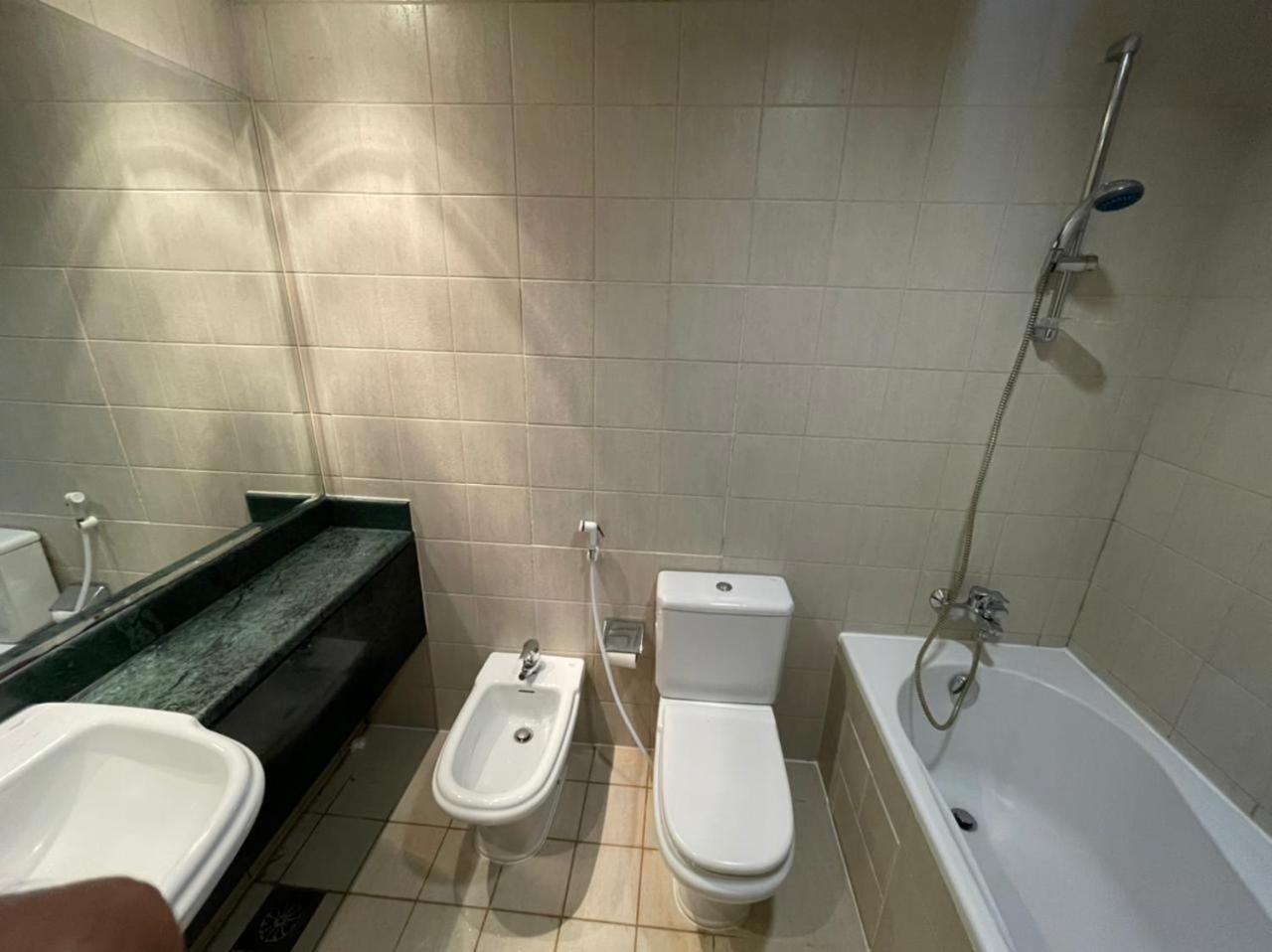 Ferienwohnung Travelers Backpackers Dubai Exterior foto