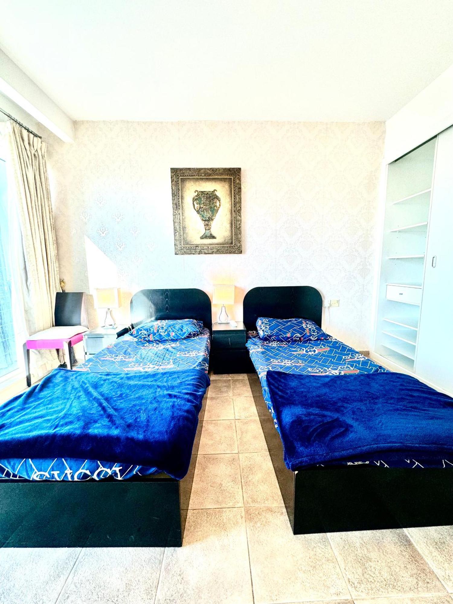 Ferienwohnung Travelers Backpackers Dubai Exterior foto