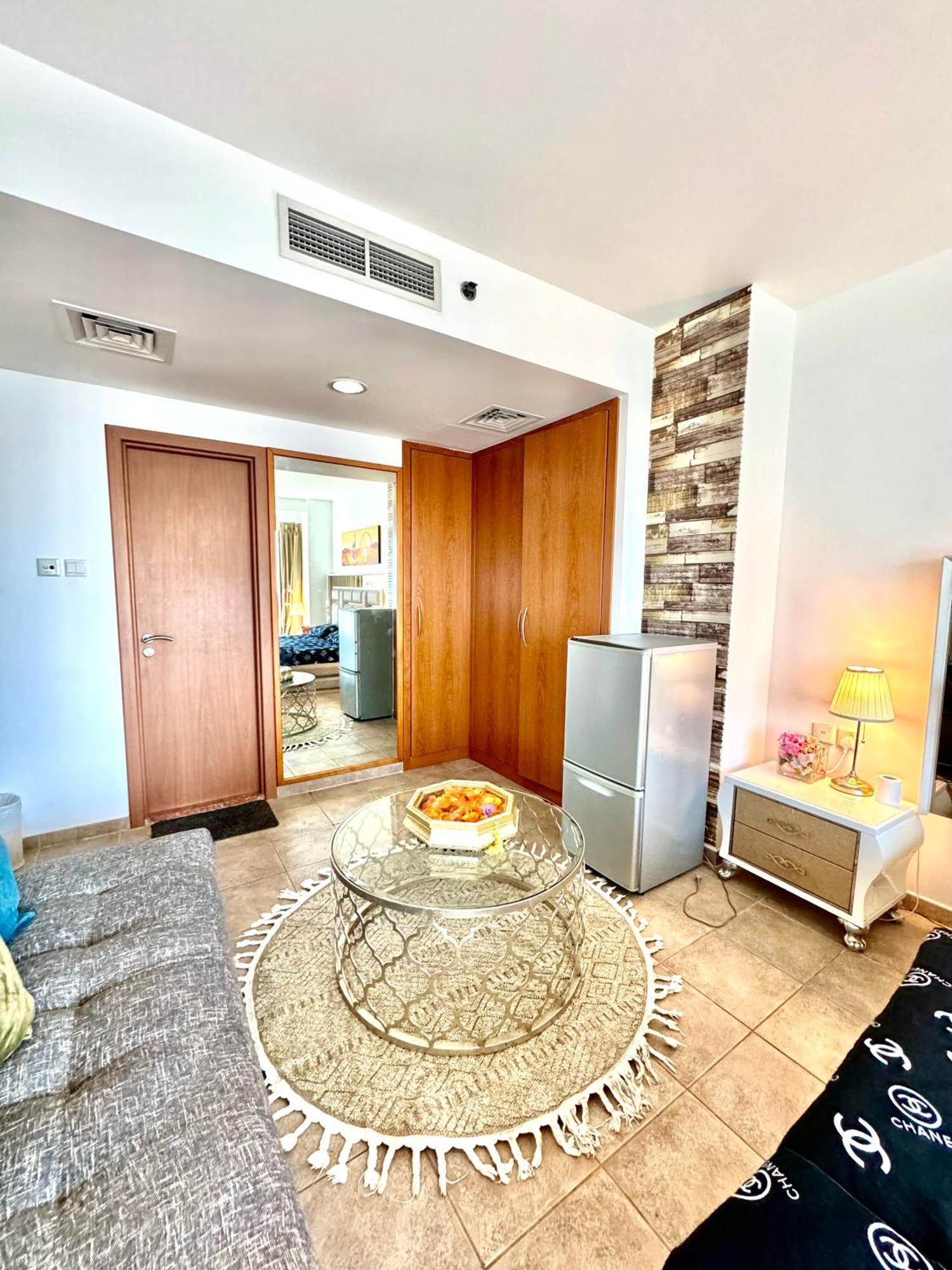 Ferienwohnung Travelers Backpackers Dubai Exterior foto
