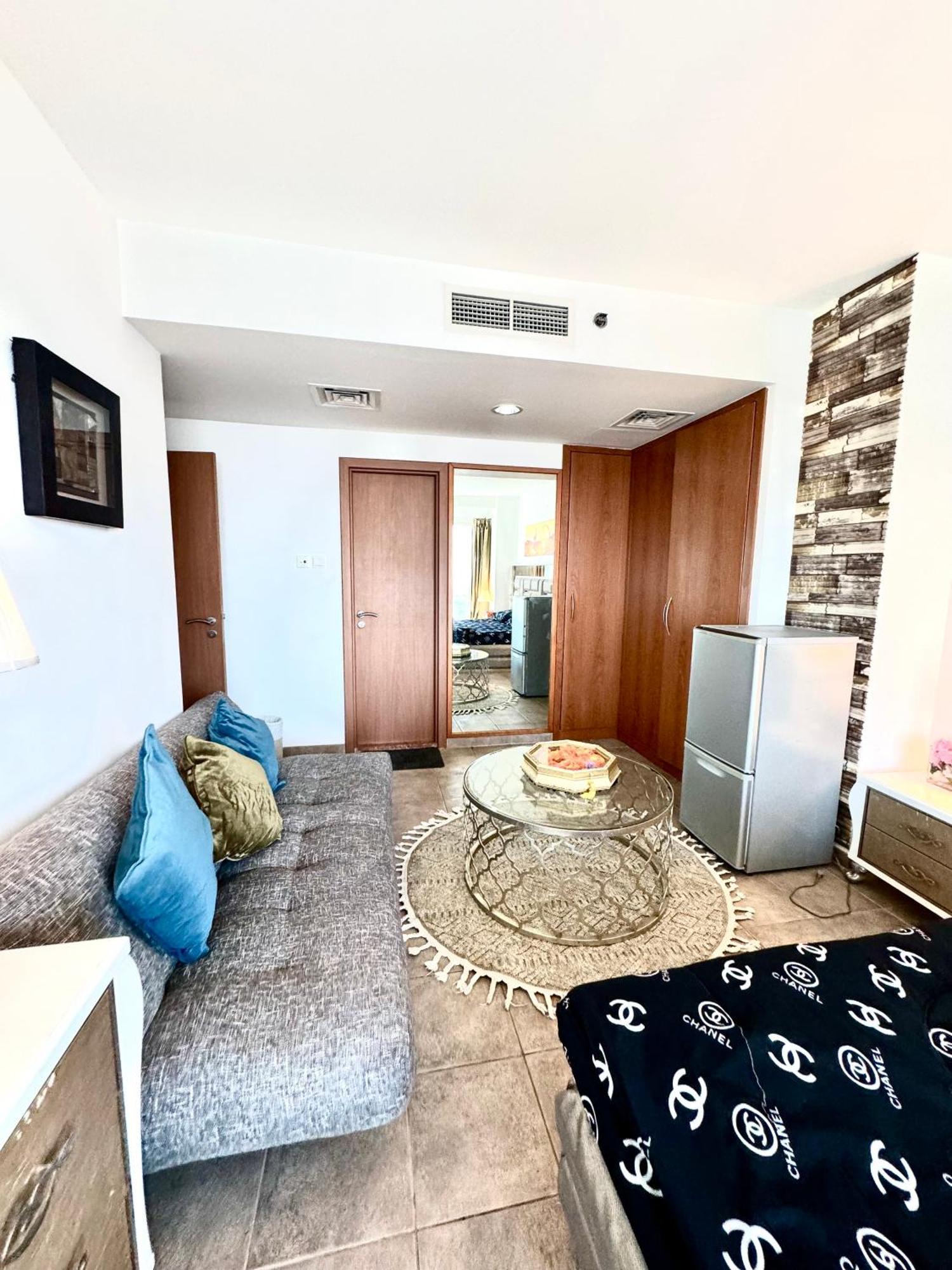 Ferienwohnung Travelers Backpackers Dubai Exterior foto