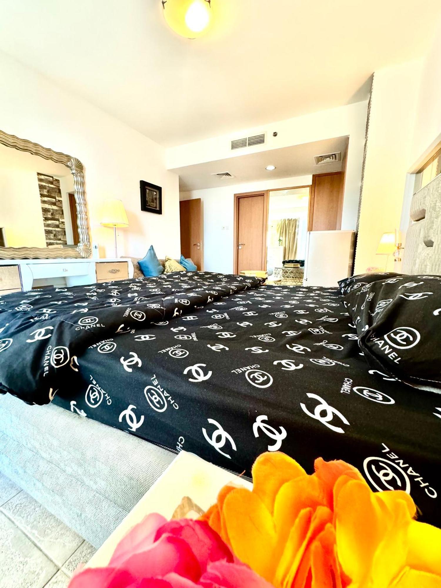 Ferienwohnung Travelers Backpackers Dubai Exterior foto