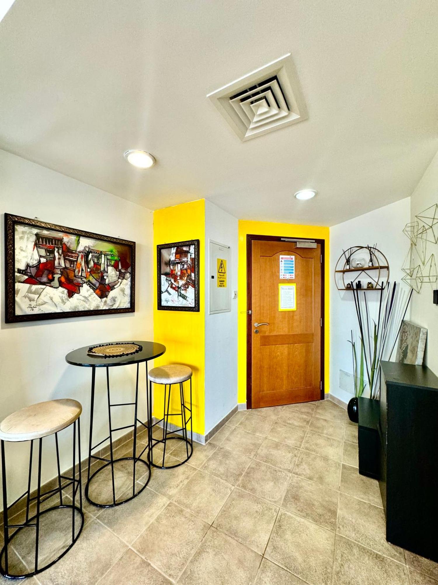 Ferienwohnung Travelers Backpackers Dubai Exterior foto