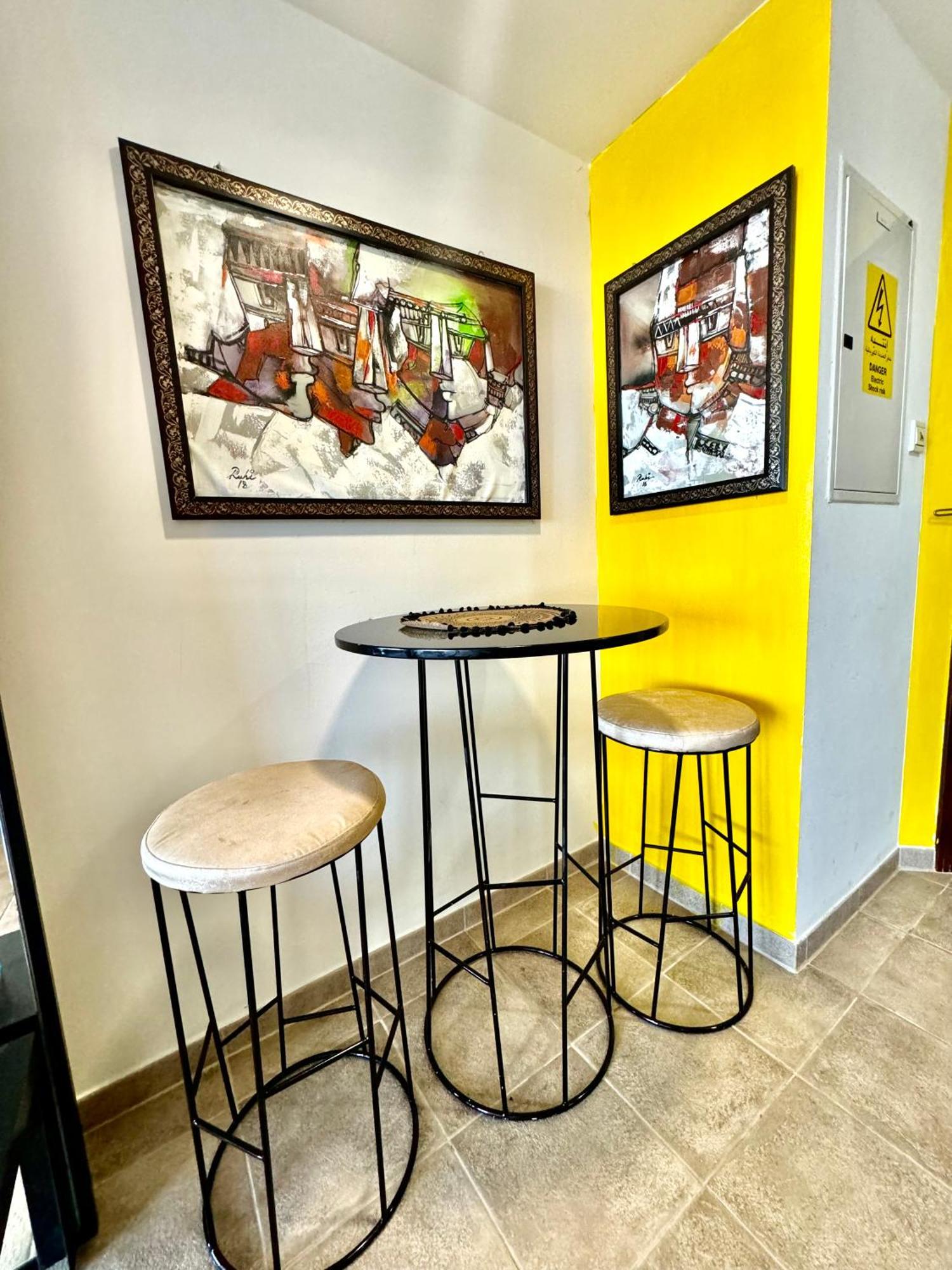 Ferienwohnung Travelers Backpackers Dubai Exterior foto